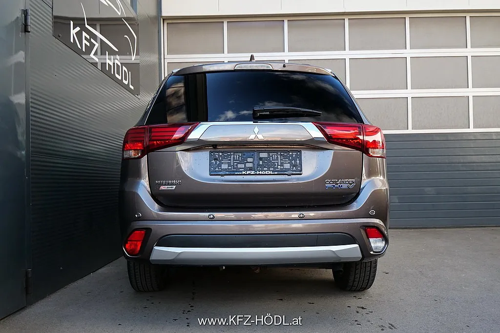 Mitsubishi Outlander 2,4 PHEV Business Connect Image 4