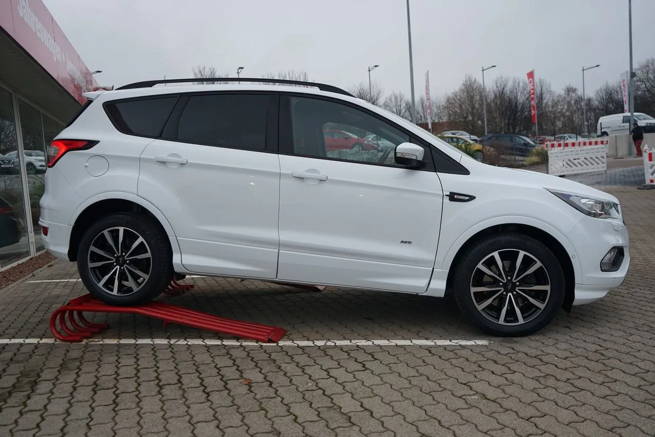 Ford Kuga 1.5 EB ST-Line 4x4...  Image 2