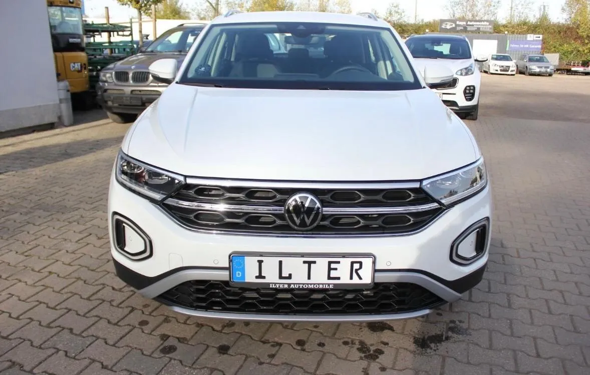 VOLKSWAGEN T-Roc 1.5 TSI ACT DSG Style Image 2